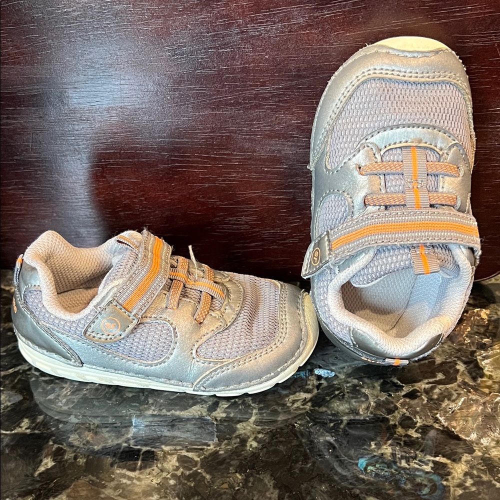 Toddler Stride Rite Turbo Light Gray Athletic Sneakers w/ Orange Accents  6 W